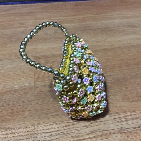 Novelty hand made flower beaded tiny zipper purse - Picture 6 of 7